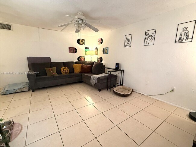Foto del edificio - 1620 West Ave