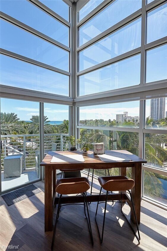 Foto principal - 2 br, 2 bath Condo - 7700 Collins Ave