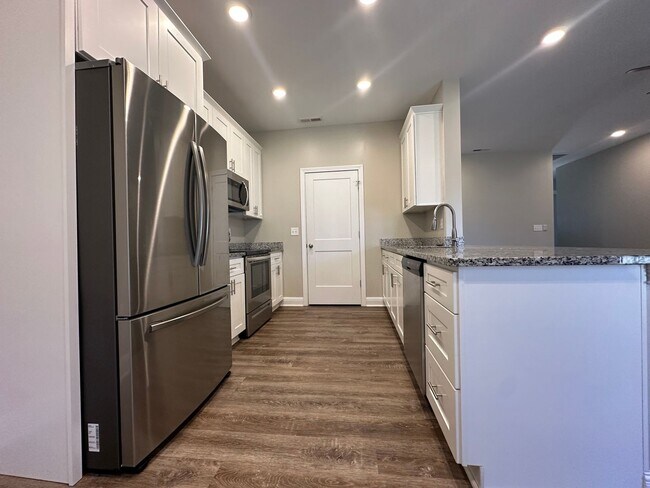 Foto del edificio - Great home in a well established neighborhood.