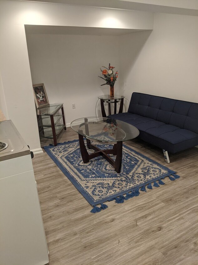 Living room - 3301 17th St NE