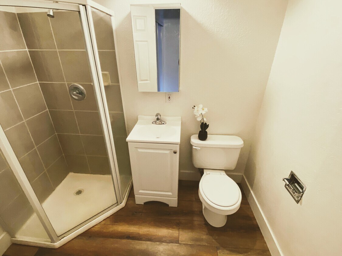 1031 Moss Rd, South Lake Tahoe, CA 96150 Apartments in South Lake