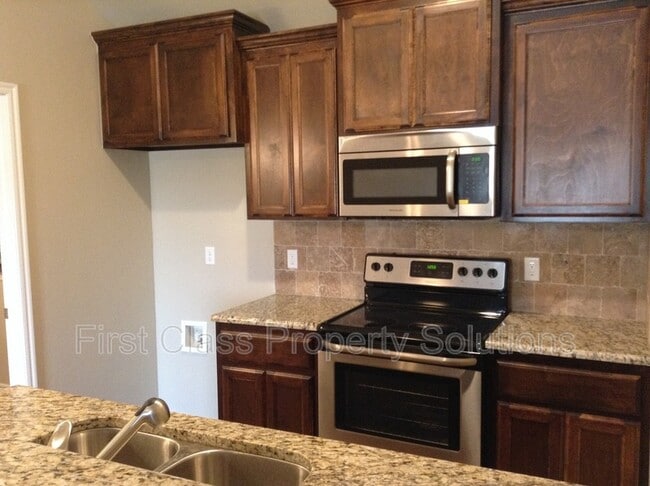Building Photo - 1803 Everglade Ct