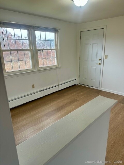 Foto del edificio - 47 Brewster Rd