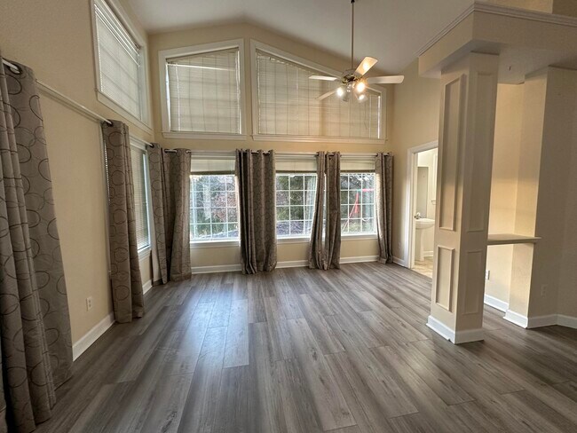 Building Photo - 5105 Forum Blvd