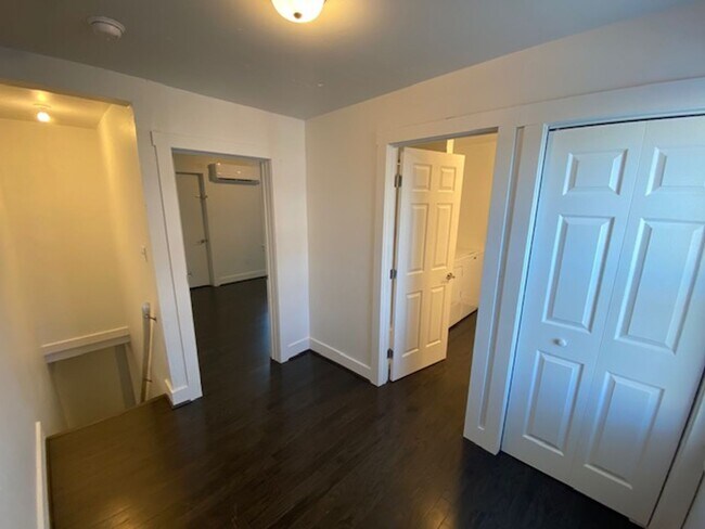 Foto del edificio - 212 W Hope Ave