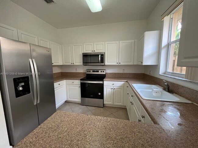 Foto del edificio - 13242 SW 127th Ct