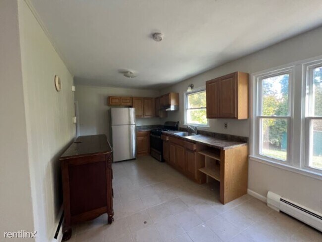Building Photo - 3 br, 2 bath House - 107 Oman Pl