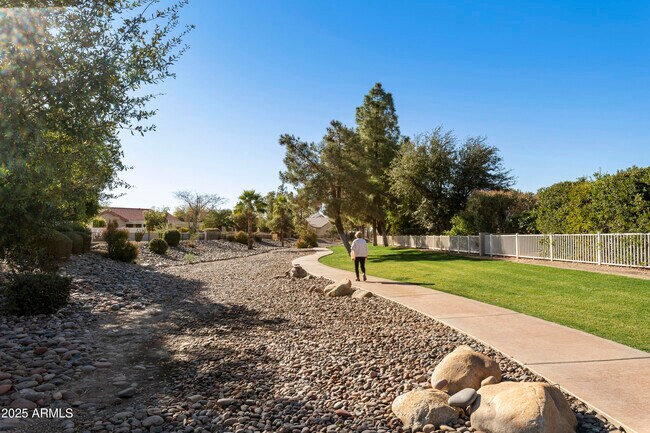 Building Photo - 11115 E Bellflower Ct