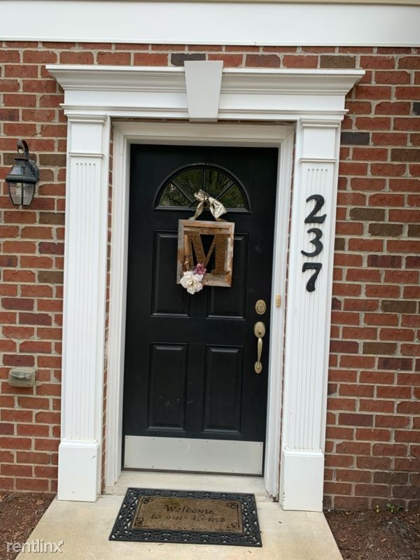 Building Photo - 3 br, 2.5 bath Townhome - 237 Persimmon