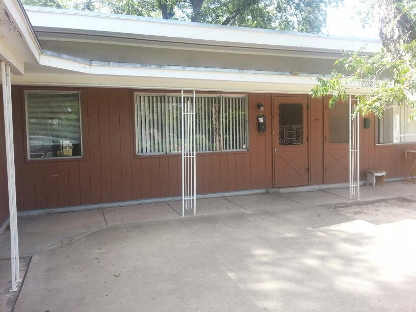 Primary Photo - E Third Apts