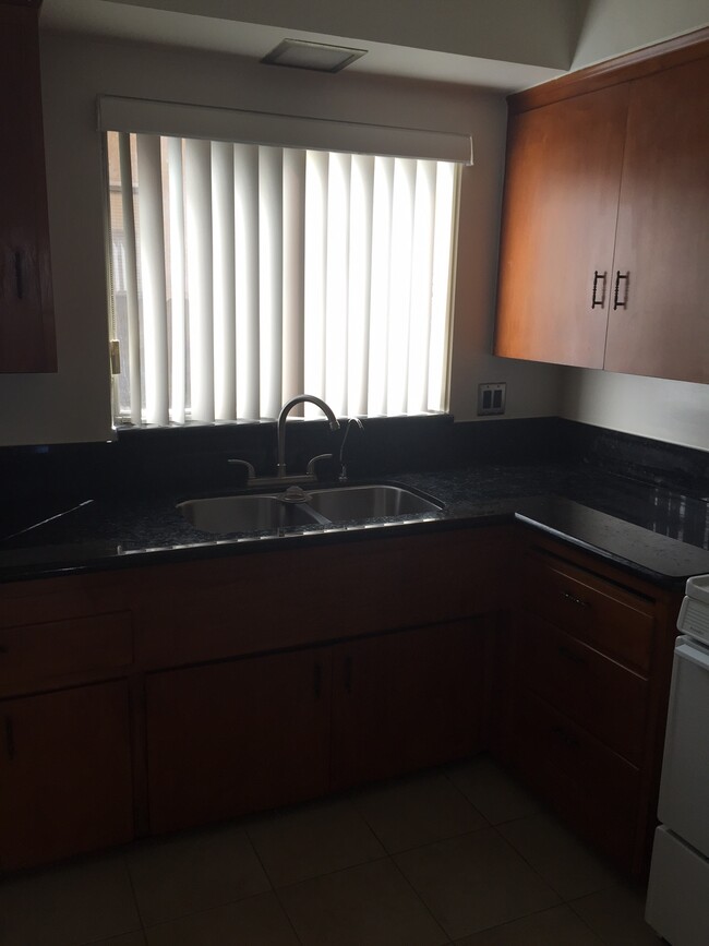 Foto del edificio - 12426 Moorpark St