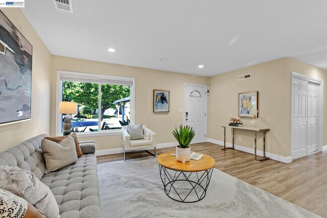 Foto del edificio - 238 Arbor Valley Dr