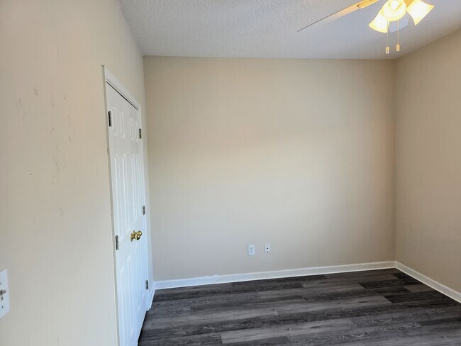 Foto del edificio - 1012 McAllister Dr