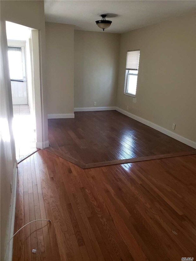 Foto principal - 95-28 78th St