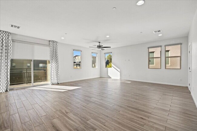 Foto del edificio - 11303 Kraft Mountain Ave