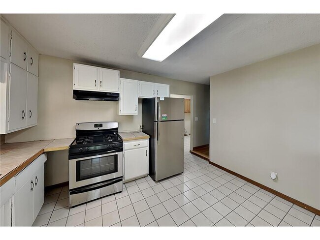 Foto del edificio - 14220 Crosstown Blvd NW