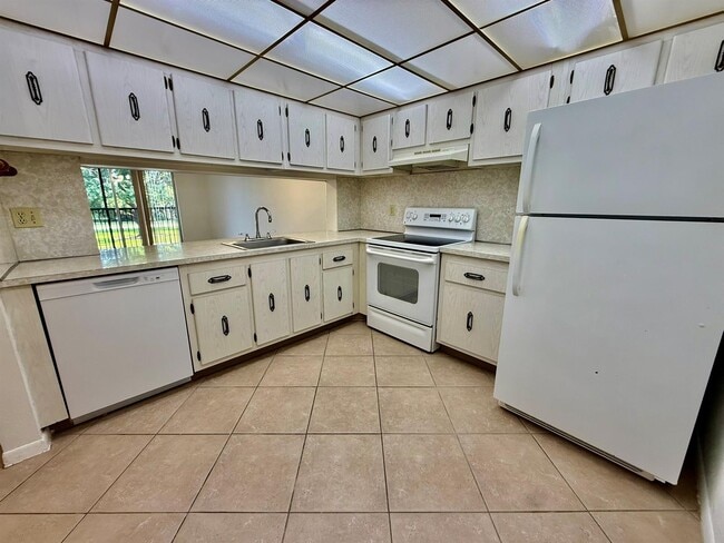 Building Photo - 7173 Orange Dr