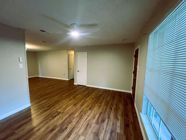 Building Photo - Newly Updated 4 Bedroom House for Rent, ne...