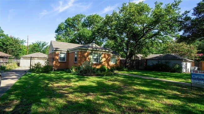 Building Photo - 9753 Mixon Dr