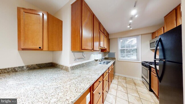 Building Photo - 4402 N Pershing Dr