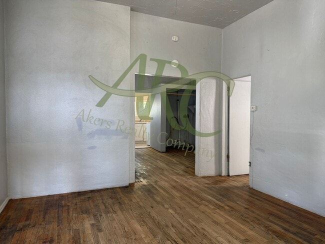 Foto del edificio - 523 E Adams Ave