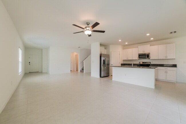 Building Photo - 7230 Spring Snowflake Ave