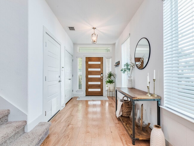 Building Photo - 7404 Oberon St