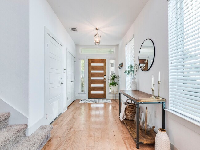 Foto del edificio - 7404 Oberon St