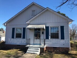 Building Photo - 410 Young St