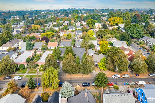 Foto aérea - Caruthers Apartments