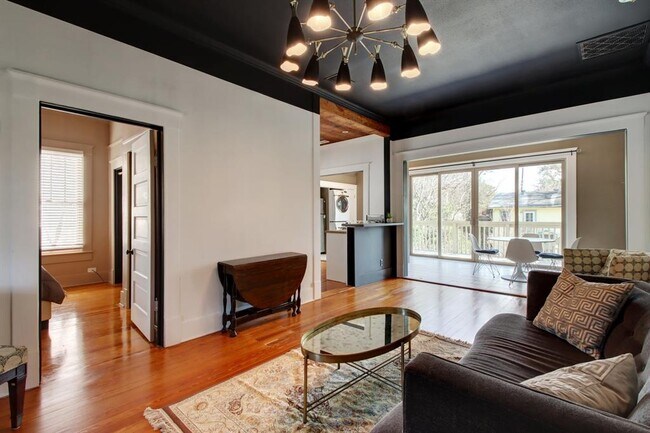 Foto del edificio - 617 W Lynn St