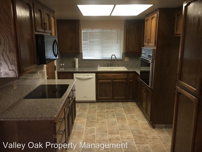 Foto del edificio - 4 br, 2 bath House - 1125 Frago Ct