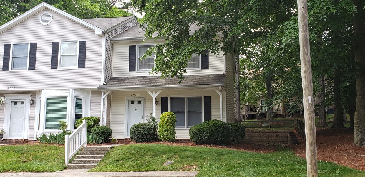 Foto principal - 4385 Baylor St