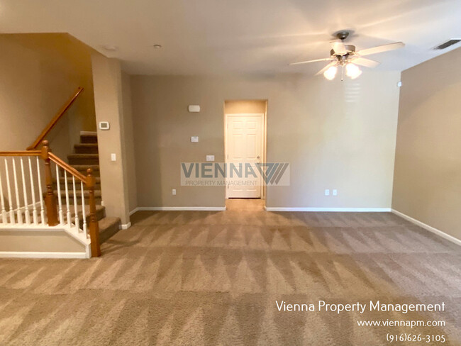 Building Photo - Beautiful 3 Bedroom Condo in Foskett Ranch