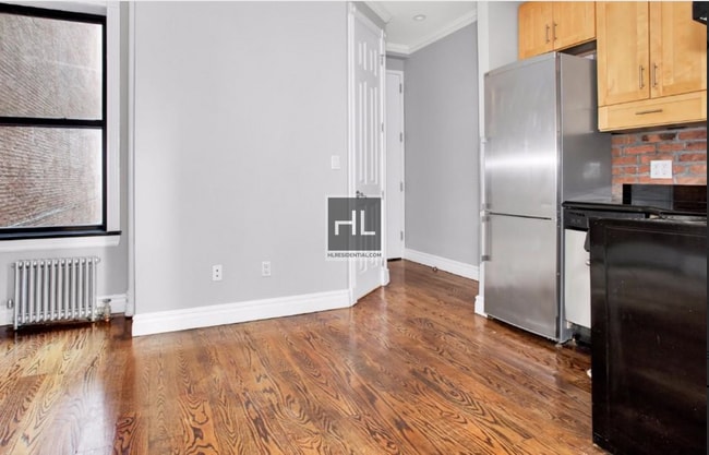 Building Photo - E 35TH ST.