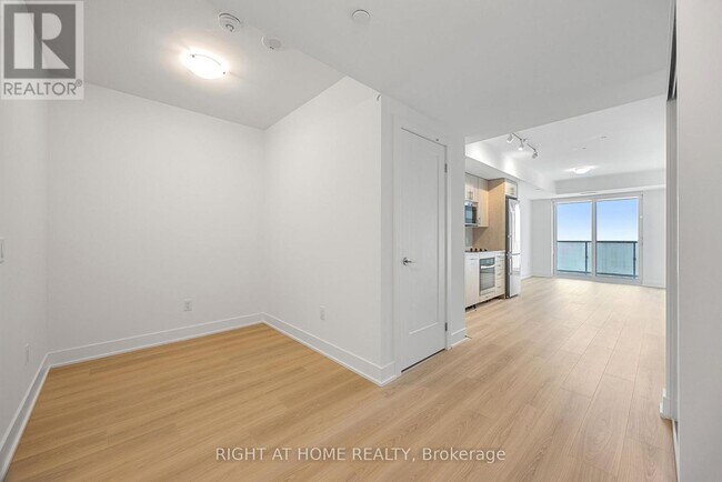 Photo du bâtiment - 2545 Simcoe St N