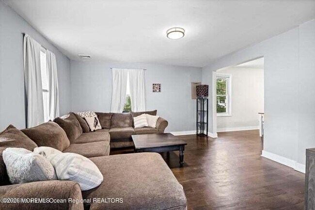 Foto del edificio - 109 S Main St