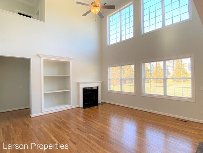 Building Photo - 4 br, 2.5 bath House - 1841 Dunbar Place