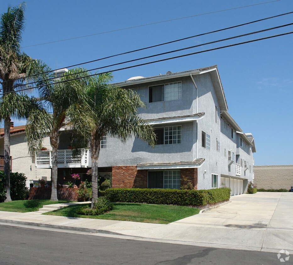 Primary Photo - 5091 Dunbar Ave