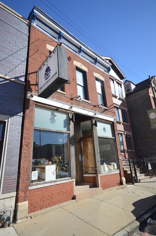 Building Photo - 2239 N Clybourn Ave