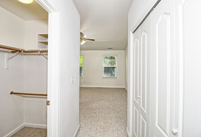 Photo - 598 Garnet Dr House