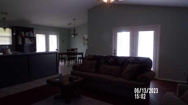 Foto del edificio - Pets Negotiable with Owner Approval!
