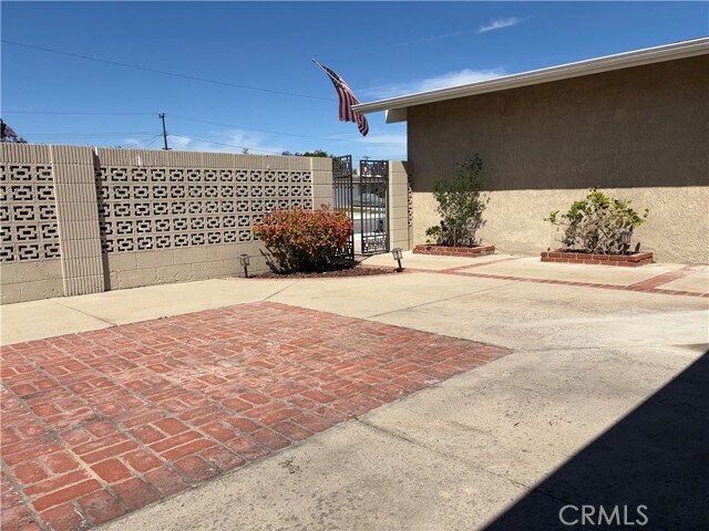 Foto del edificio - 7622 Don Dr