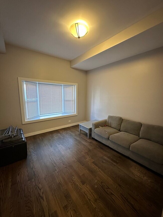 Foto del edificio - 1332 N Western Ave
