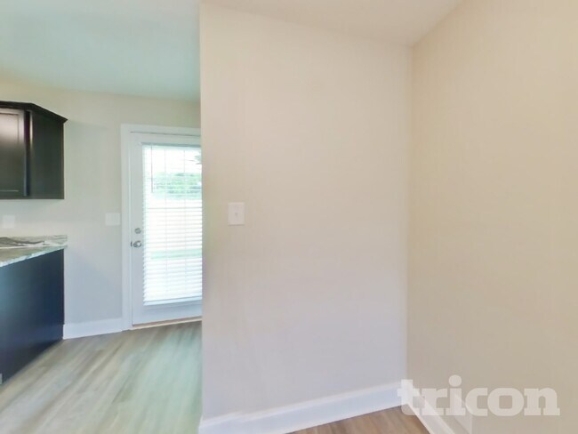 Foto del edificio - 633 Battery Ct