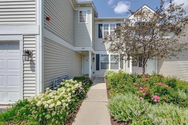 Building Photo - 2611 Cedar Glade Dr