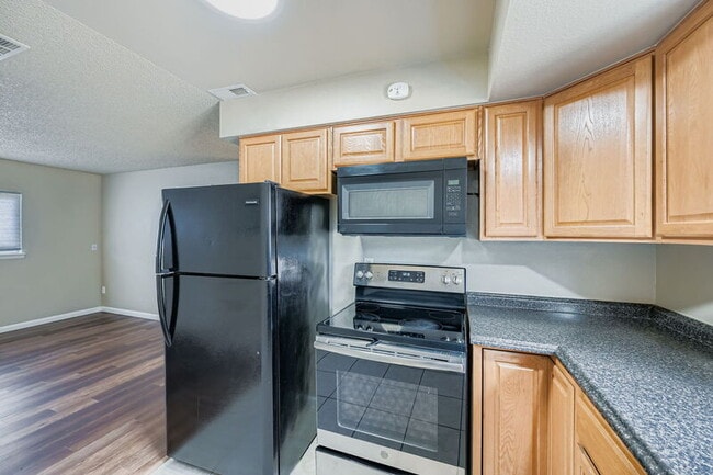 Building Photo - 6654 Provincial Dr