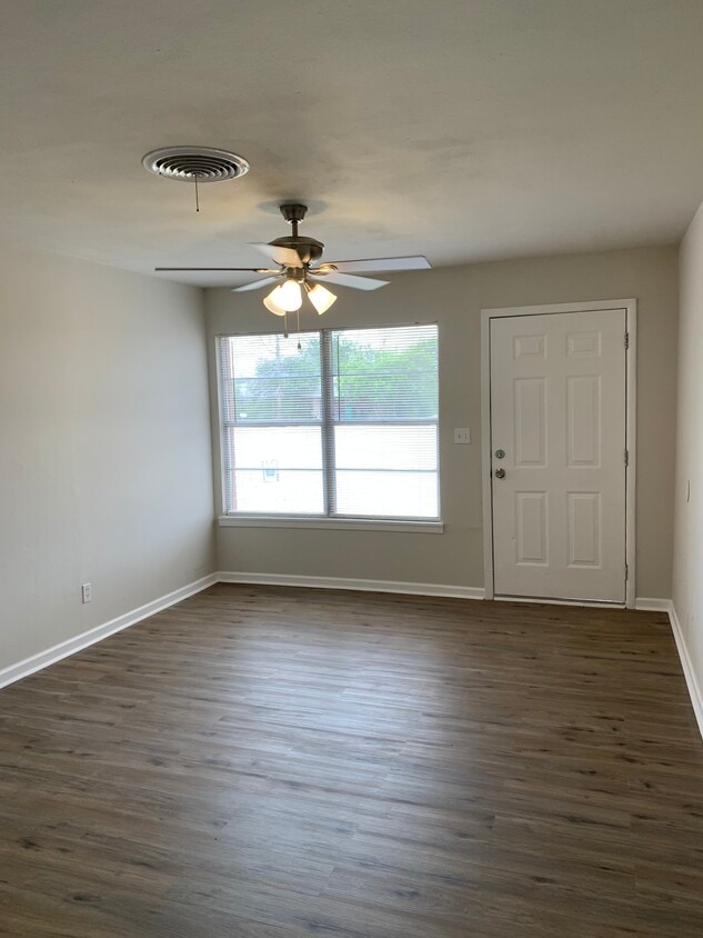 112 S Crescent Dr, Electra, TX 76360 House Rental in Electra, TX