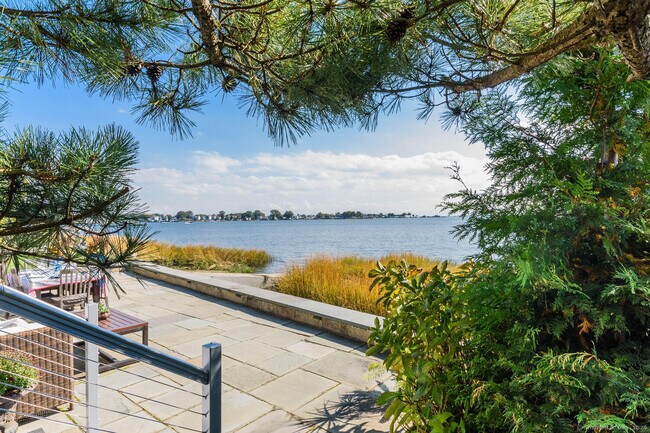 Building Photo - 50 Shorefront Park