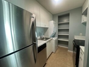 Building Photo - 225 S Tropical Trail